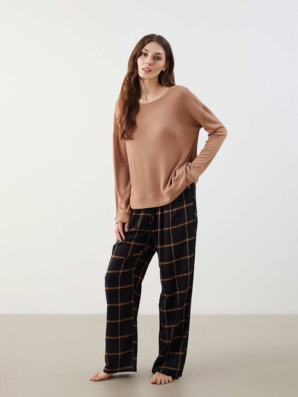 Kahverengi Bisiklet Yaka Dokulu Kadın Pijama Üstü-1