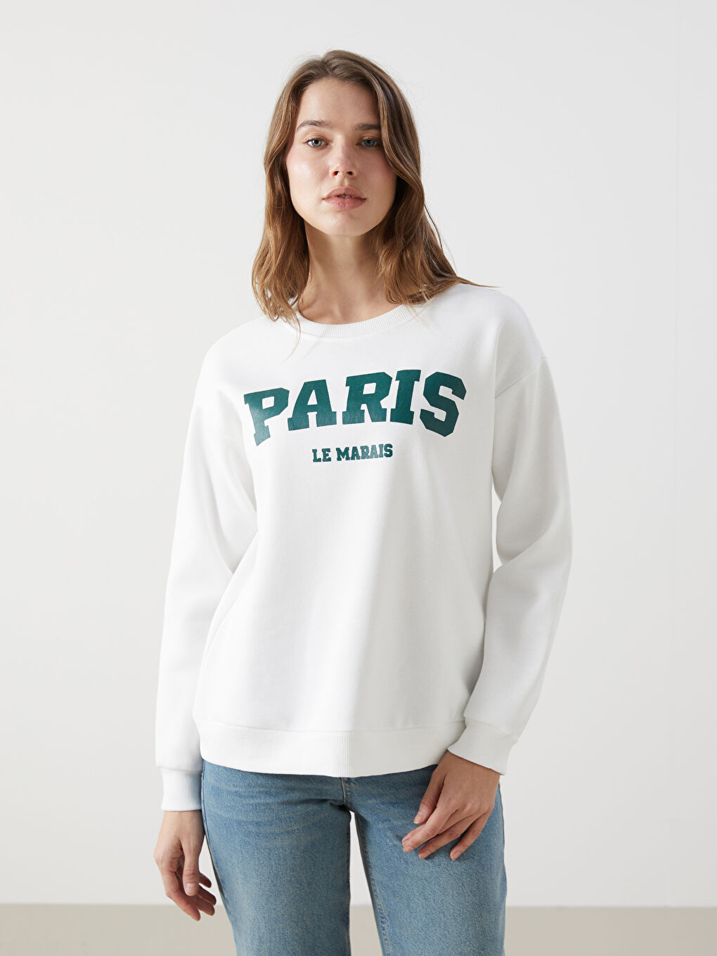 LCW Comfort Ekru Bisiklet Yaka Paris Baskılı Kadın Kalın Sweatshirt