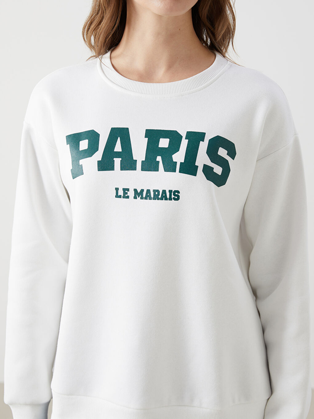 LCW Comfort Ekru Bisiklet Yaka Paris Baskılı Kadın Kalın Sweatshirt - 2