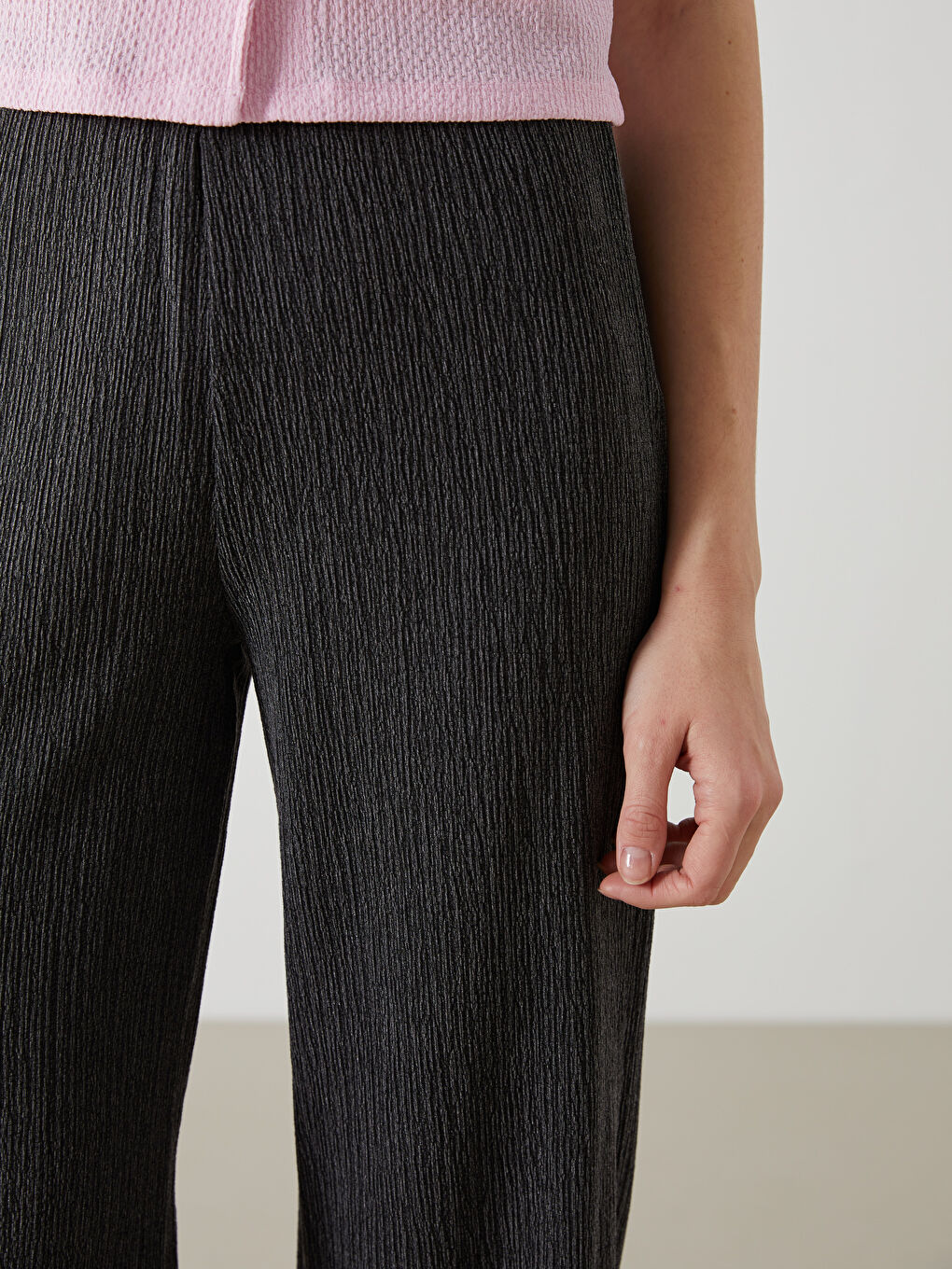 Antrasit Beli Lastikli Dokulu Kadın Pantolon-2