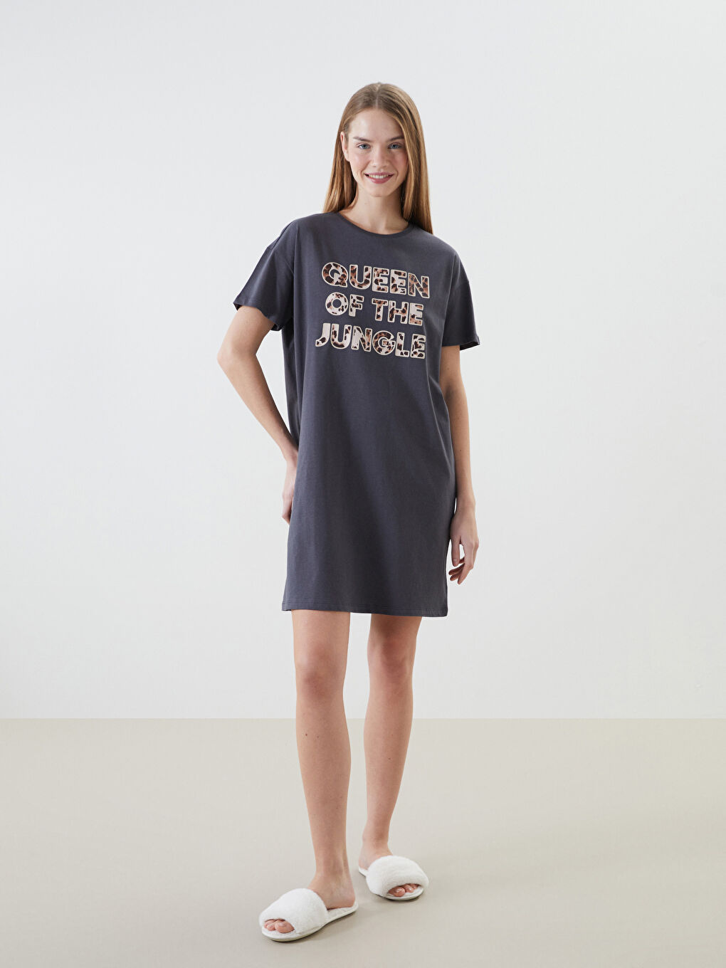 Gri Bisiklet Yaka Baskılı Kadın Gecelik