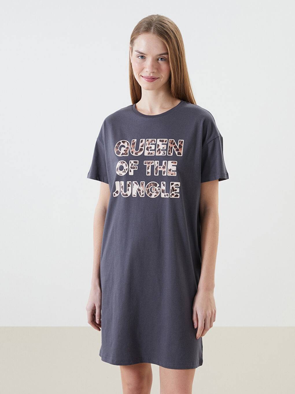 Gri Bisiklet Yaka Baskılı Kadın Gecelik-1