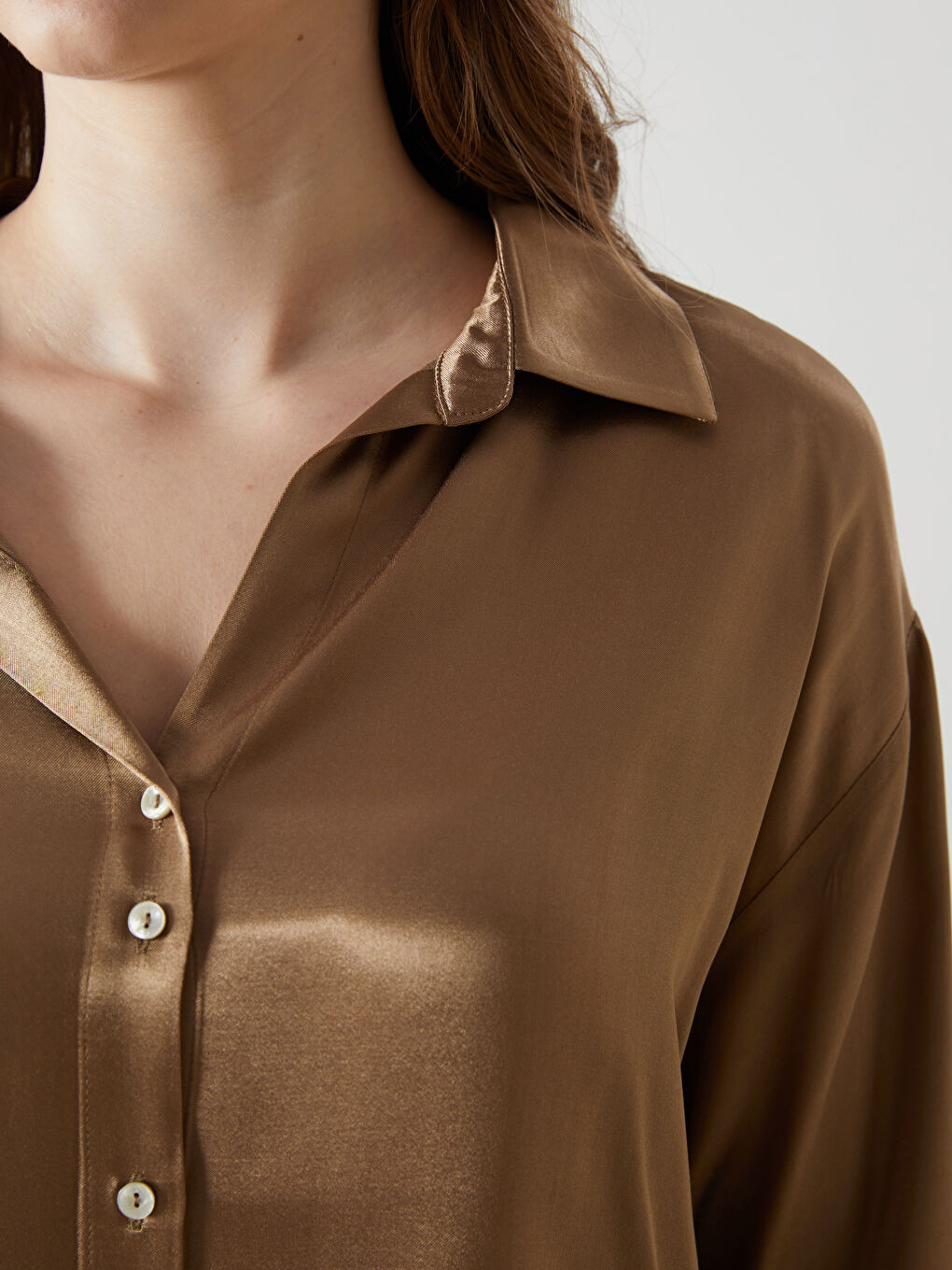 Bej Oversize Saten Kadın Gömlek-2