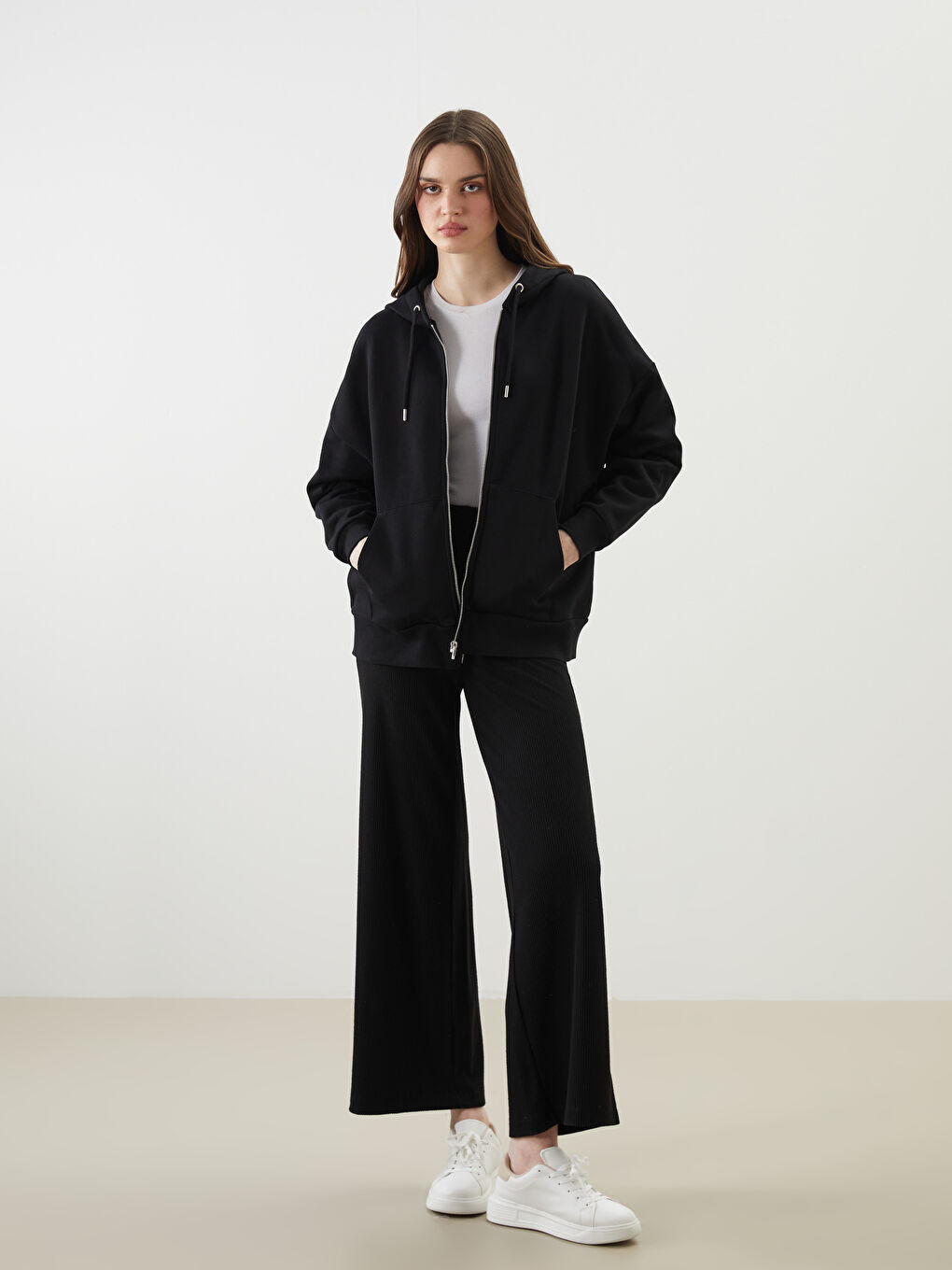 Siyah Kapüşonlu Oversize Kadın Kalın Fermuarlı Sweatshirt-1