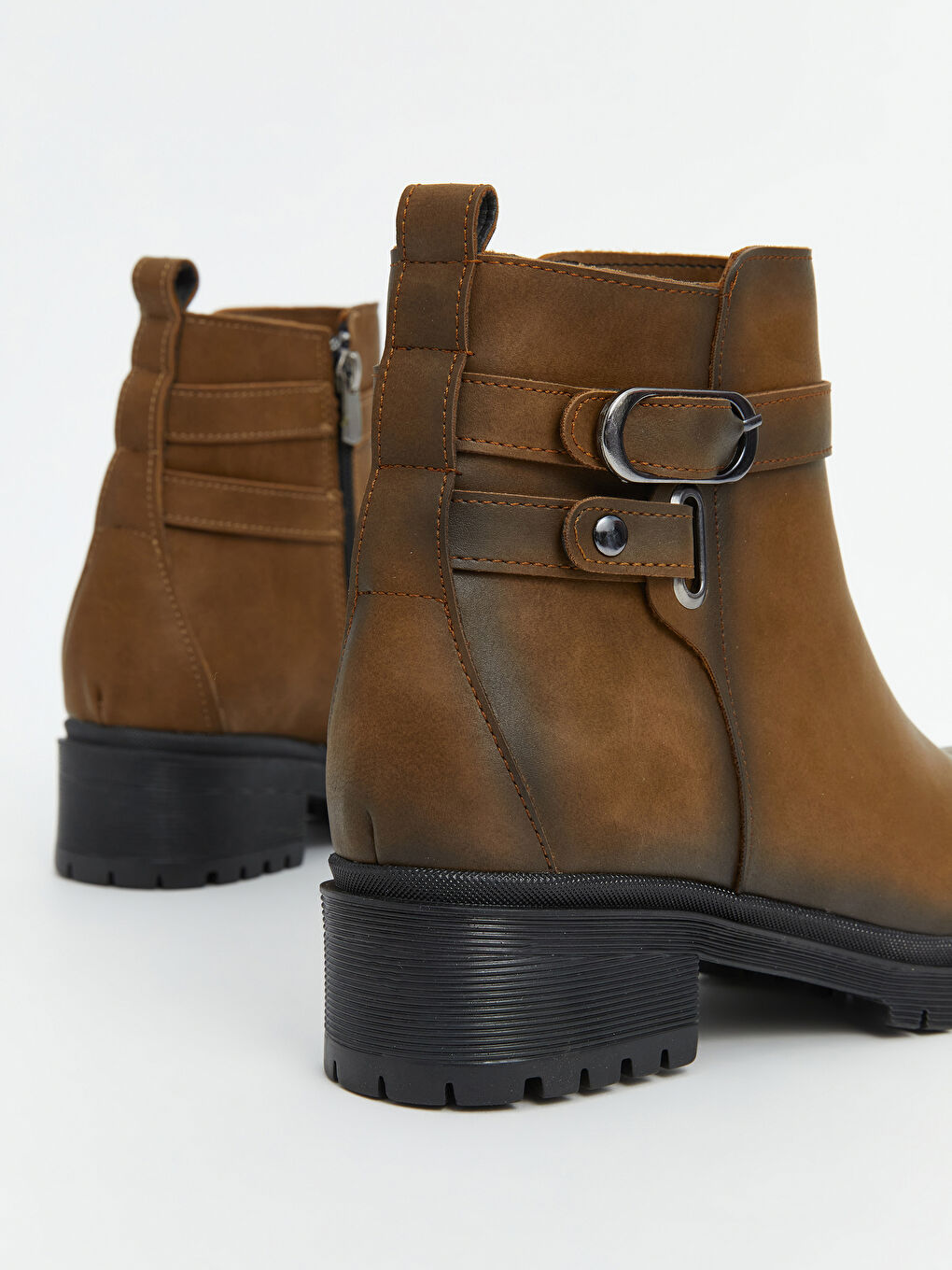 Kahverengi Süet Görünümlü Fermuarlı Kadın Bot-4