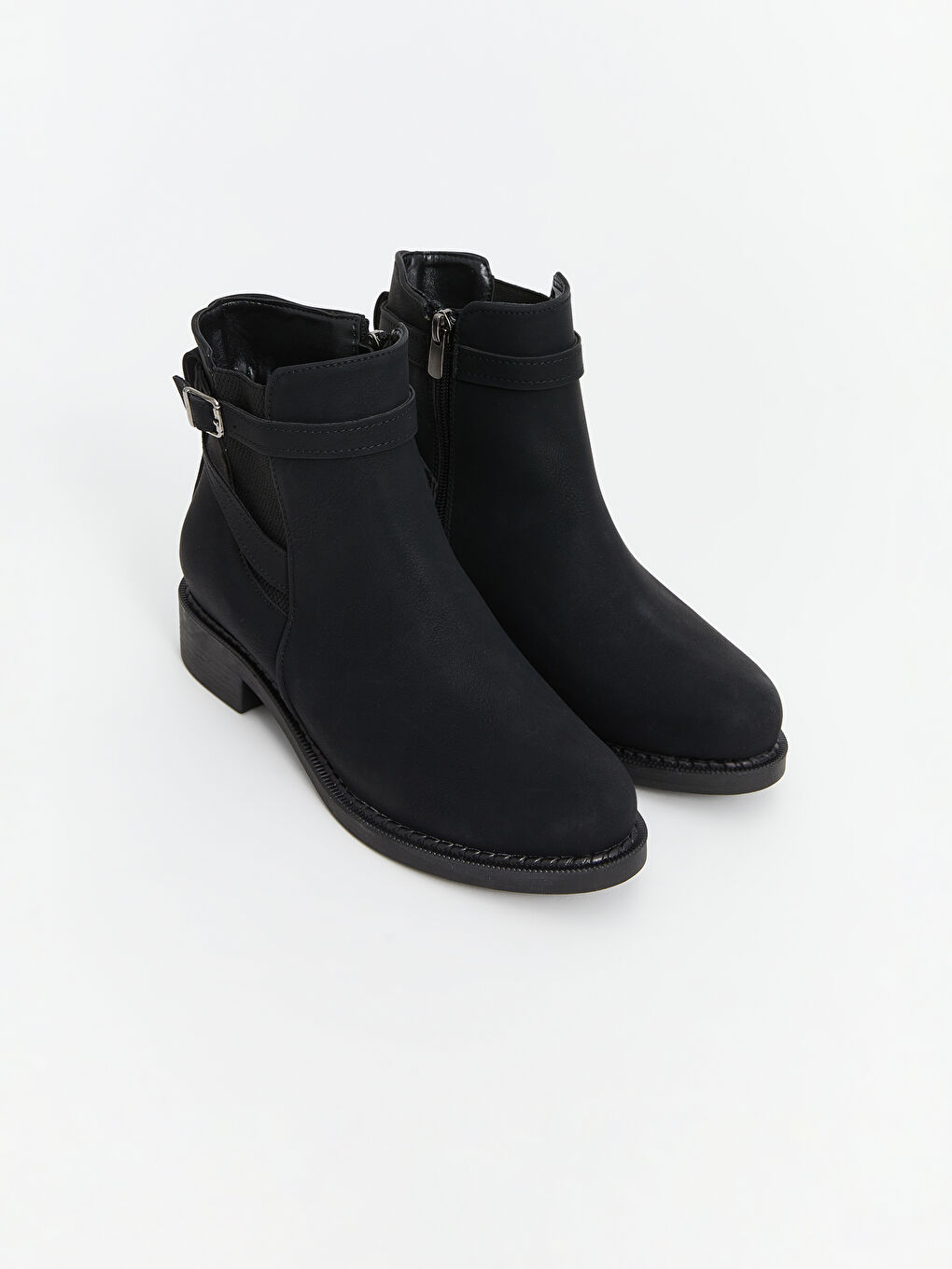 Siyah Süet Görünümlü Kadın Bot