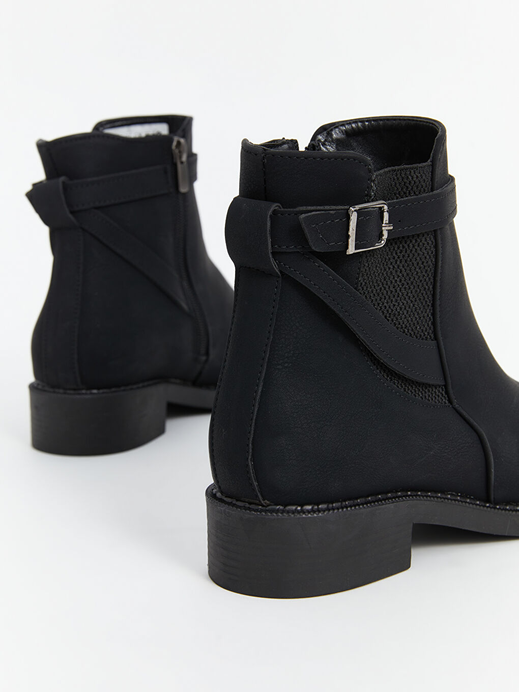 Siyah Süet Görünümlü Kadın Bot-4