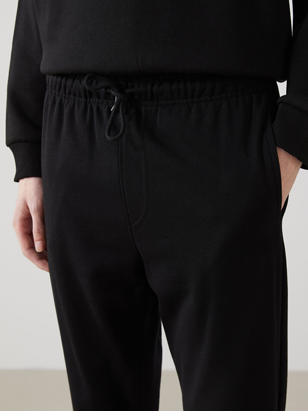 Siyah Standart Kalıp Erkek Jogger Eşofman Altı-2