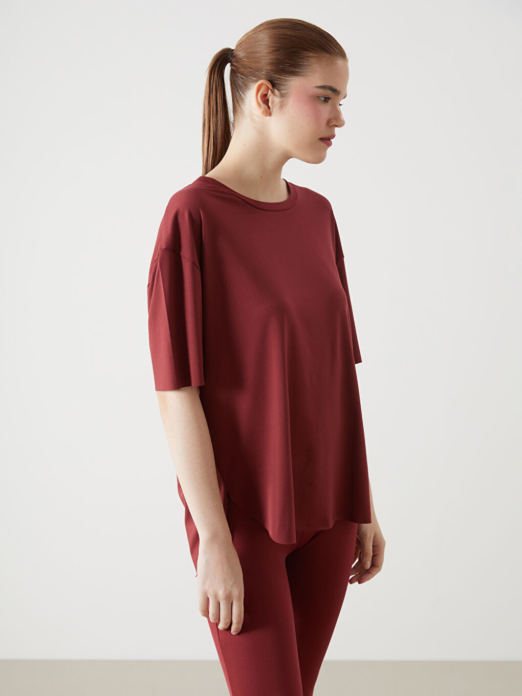 Bordo Bisiklet Yaka Kadın Spor Tişört