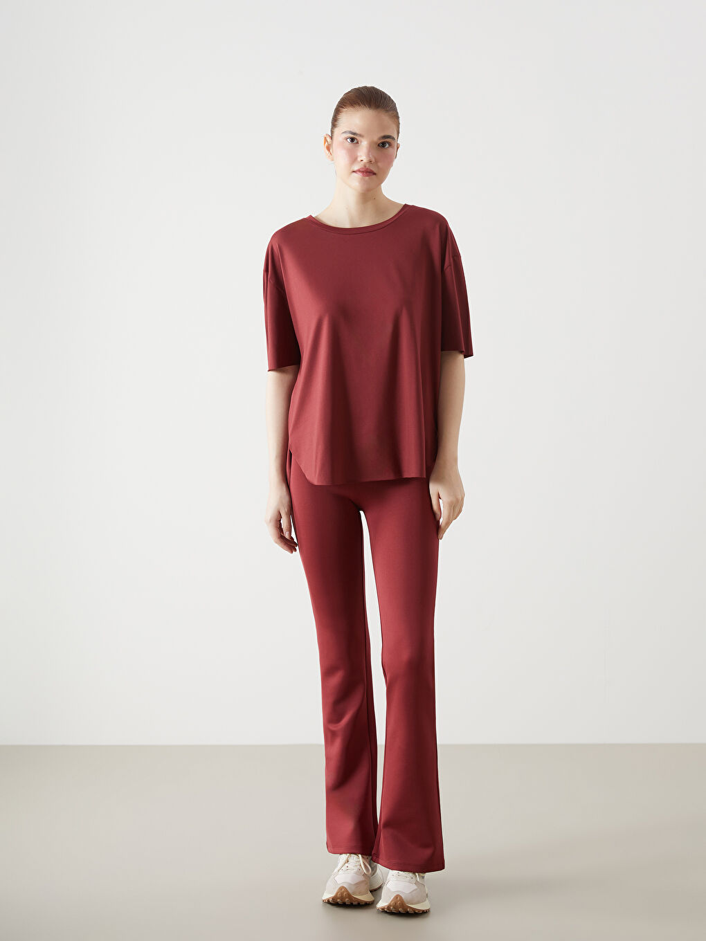 Bordo Bisiklet Yaka Kadın Spor Tişört-1