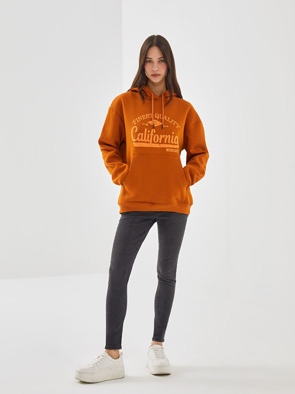 LC WAIKIKI Karamel Baskılı Kapüşonlu Kadın Hoodie - 1