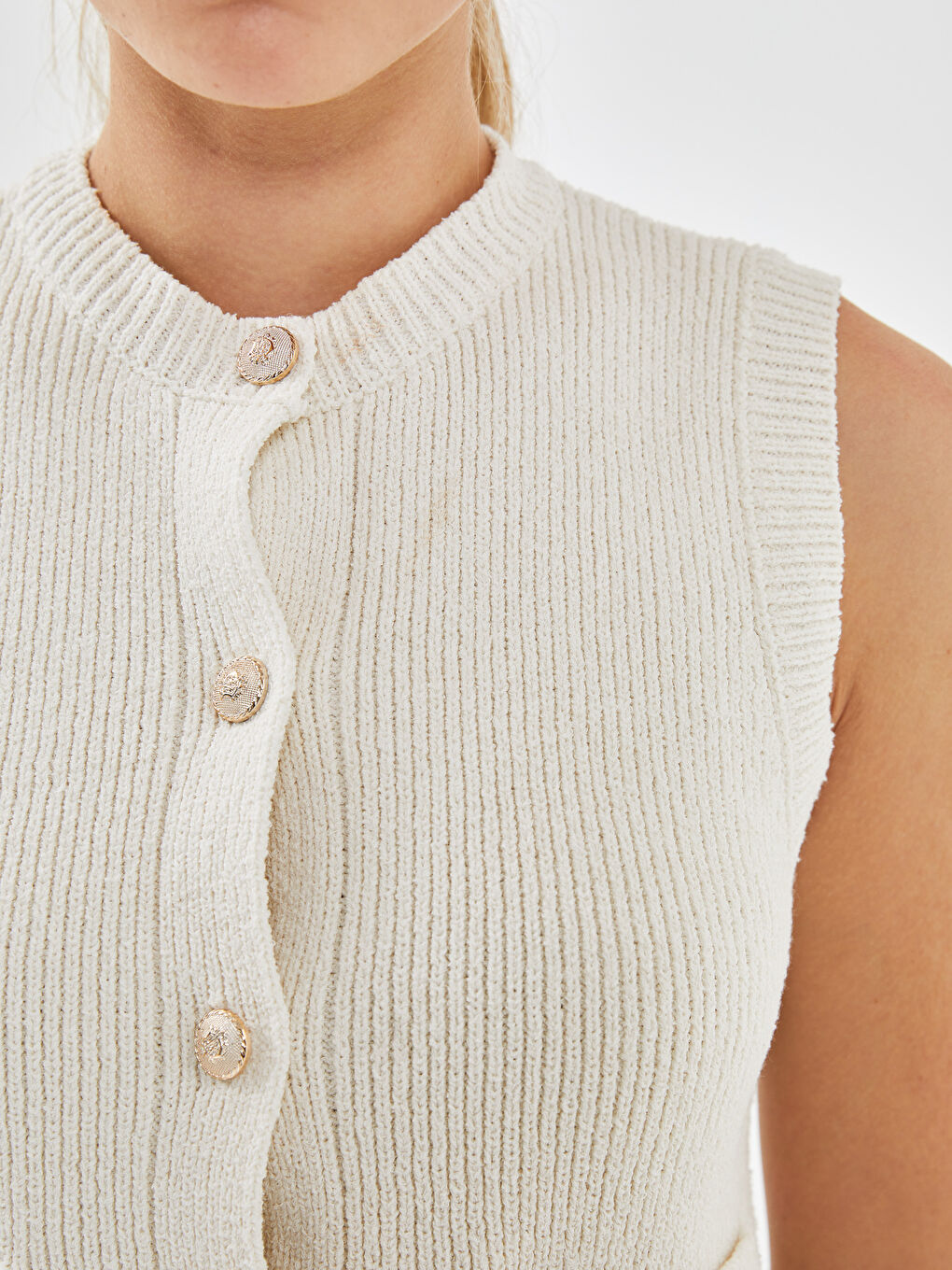 Ekru Bisiklet Yaka Dokulu Kadın Triko Yelek-2