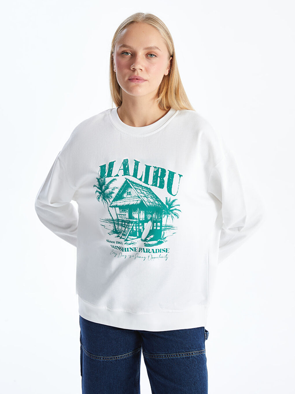 LC WAIKIKI Beyaz Bisiklet Yaka Baskılı Oversize Kadın Sweatshirt