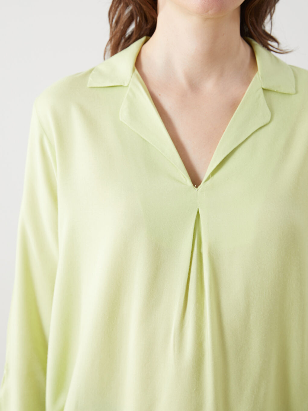 بلوزة واسعة بياقة قميص للسيدات-2