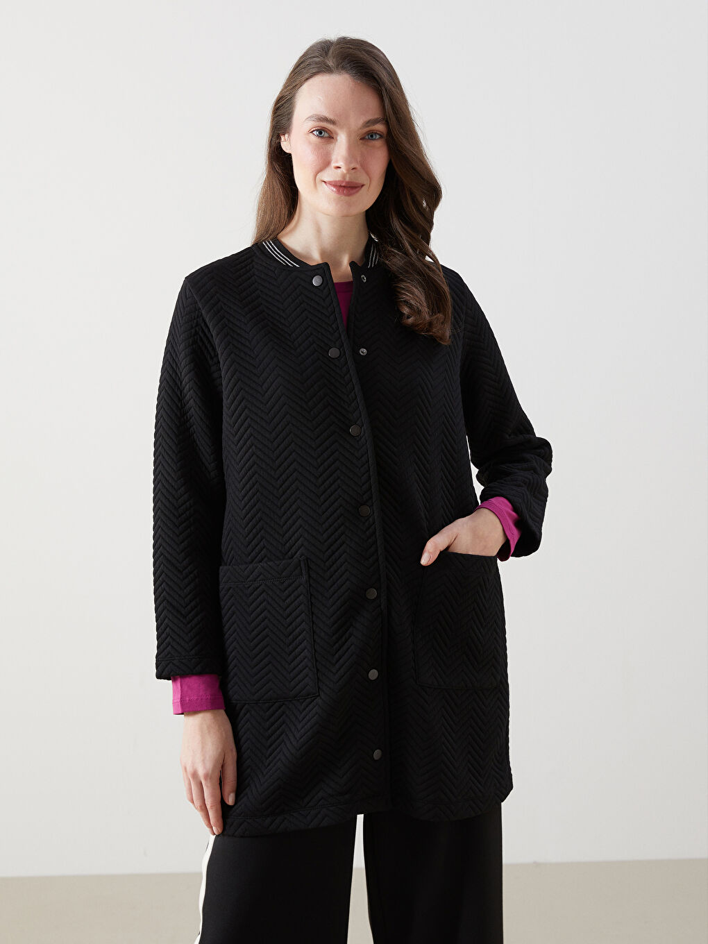 Siyah Bisiklet Yaka Desenli Kadın Hırka