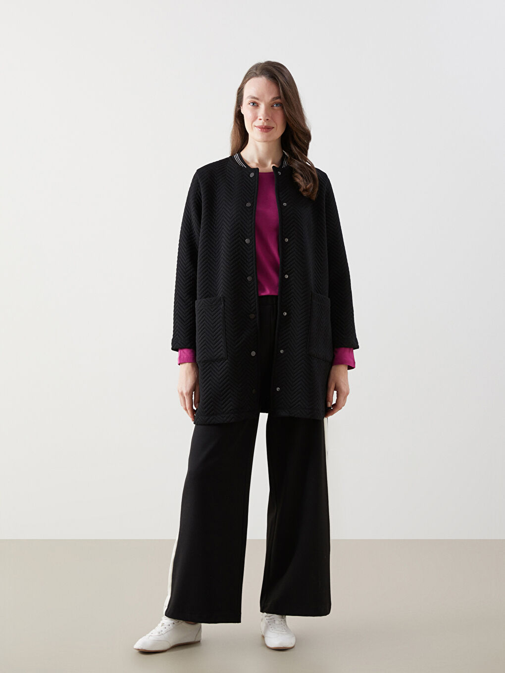 Siyah Bisiklet Yaka Desenli Kadın Hırka-1