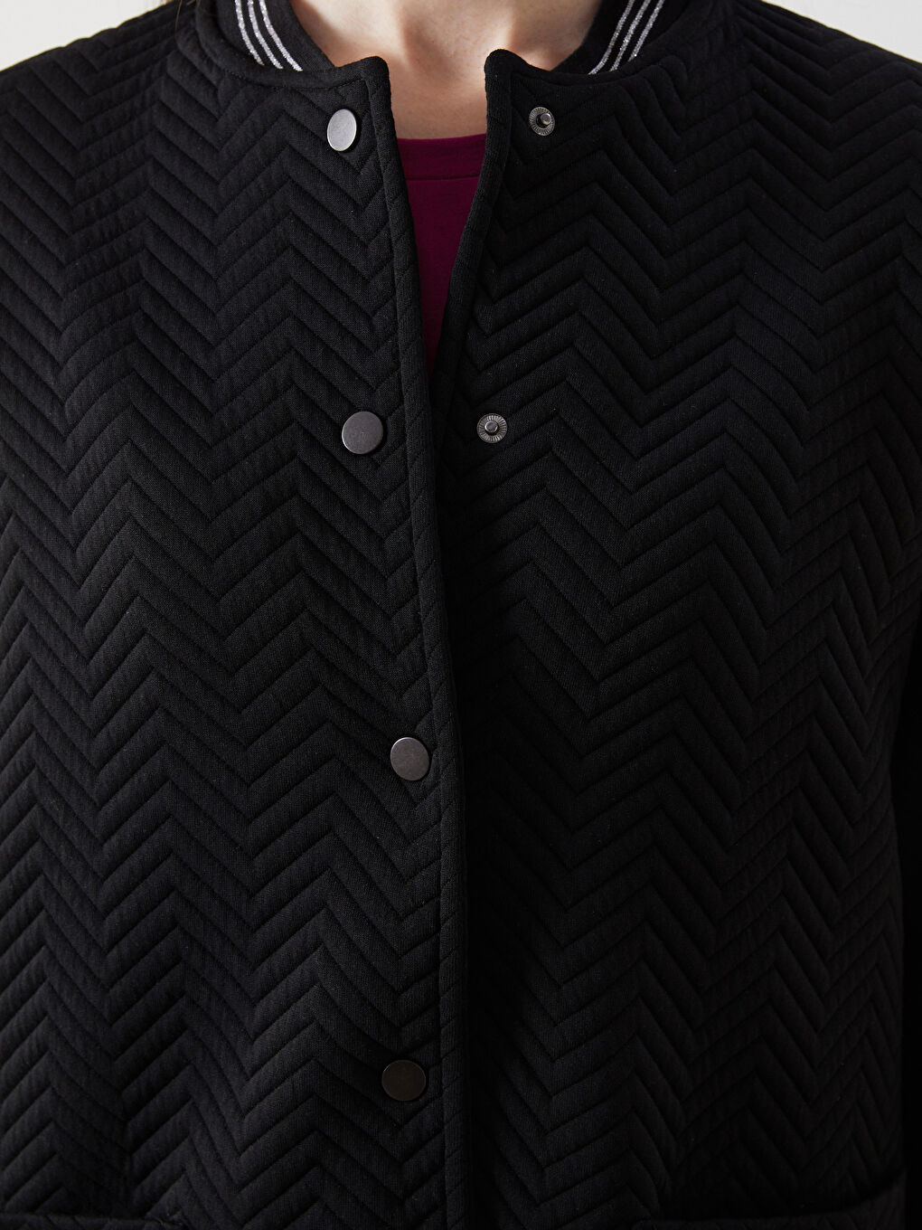 Siyah Bisiklet Yaka Desenli Kadın Hırka-2