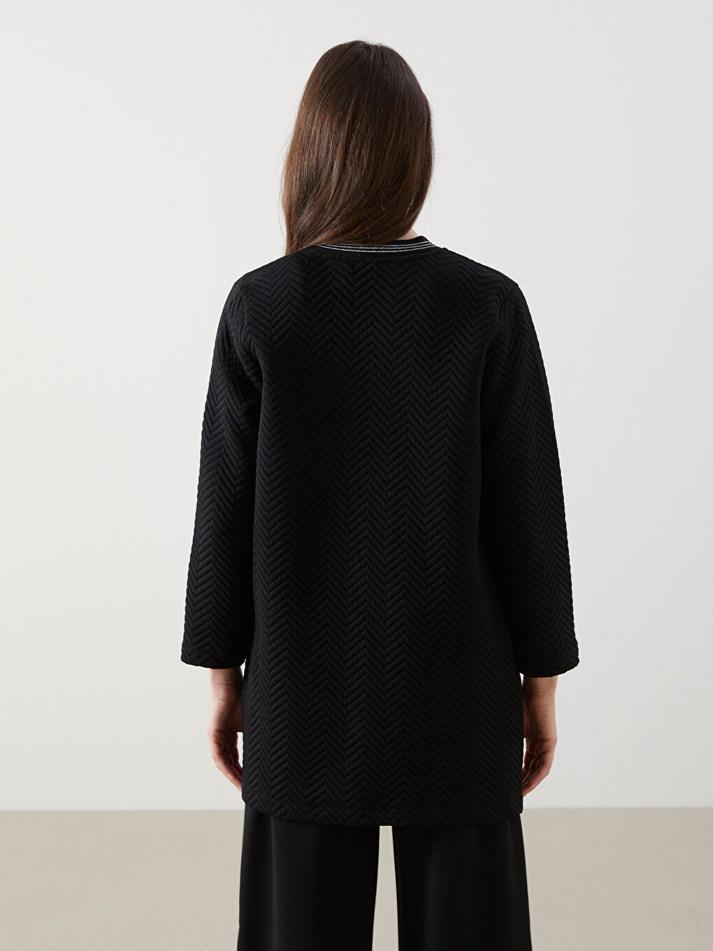 Siyah Bisiklet Yaka Desenli Kadın Hırka-3