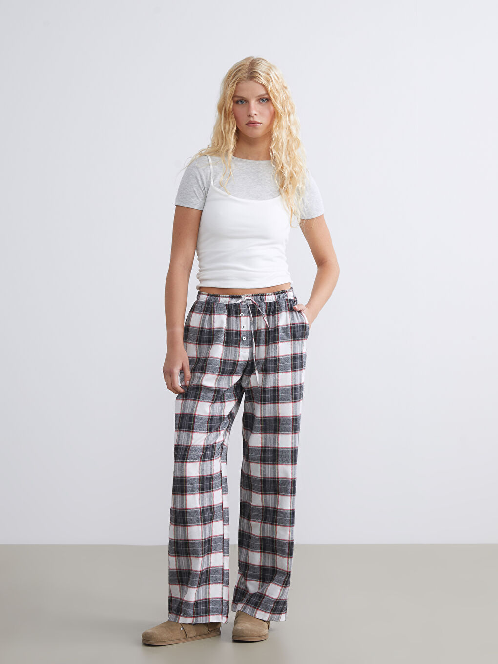 Siyah Beli Lastikli Ekose Kadın Pantolon