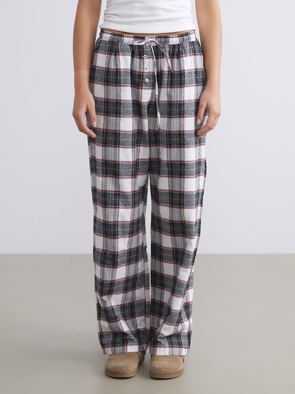 Siyah Beli Lastikli Ekose Kadın Pantolon-1