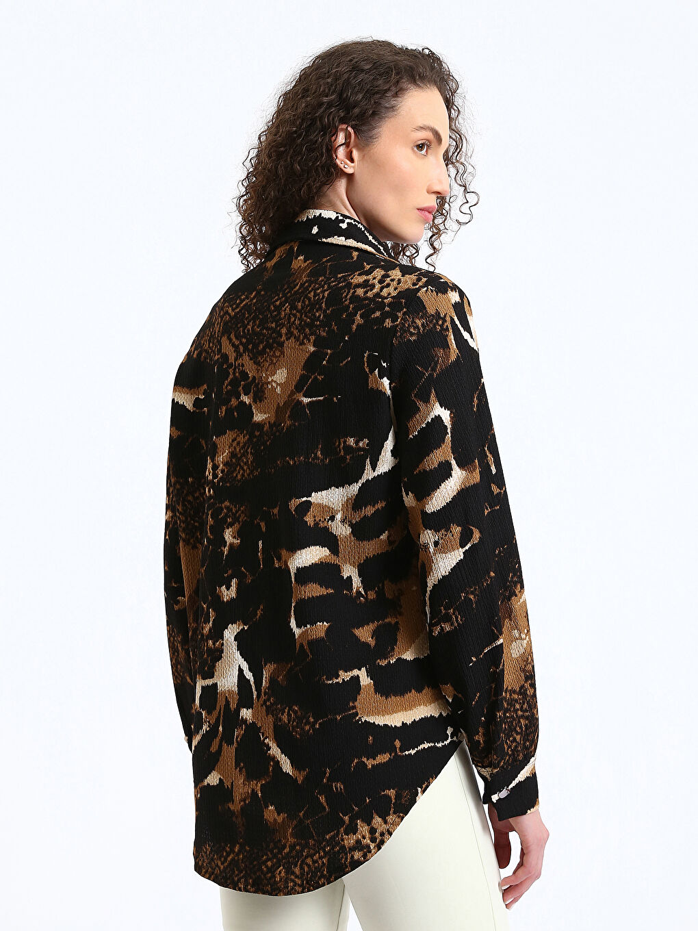 قميص نسائي بياقة قميص وكم طويل-4