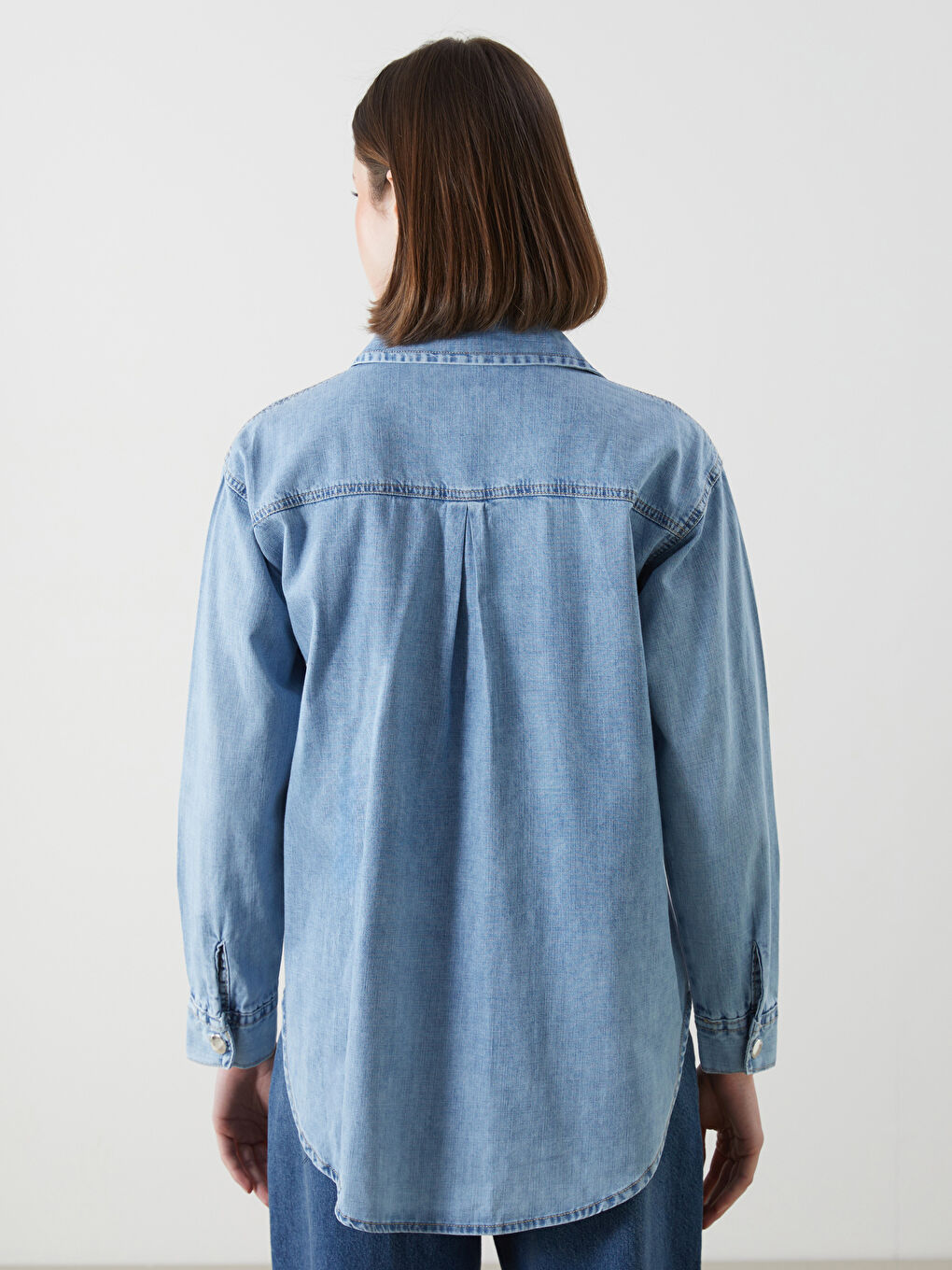 Veste en jean pour Femmes à col de chemise ornée de strass-3