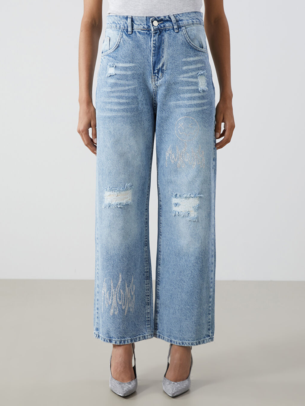 Straight Fit Ripped Detail Patterned Women's Jeans-1