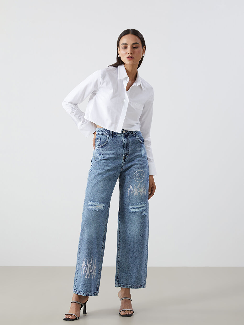 Straight Fit Ripped Detail Patterned Women's Jeans-1