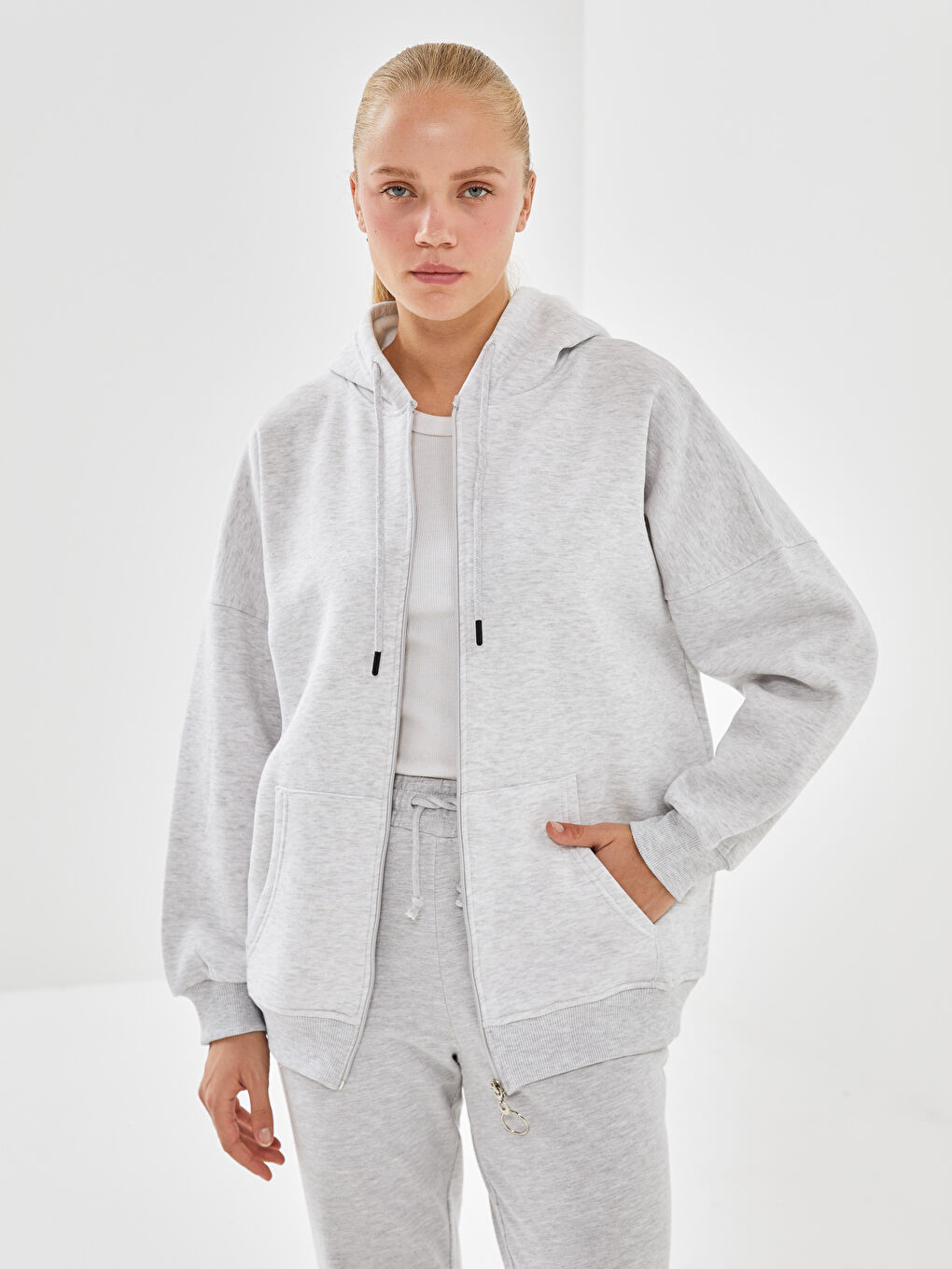 Gri Kapüşonlu Oversize Kadın Fermuarlı Sweatshirt