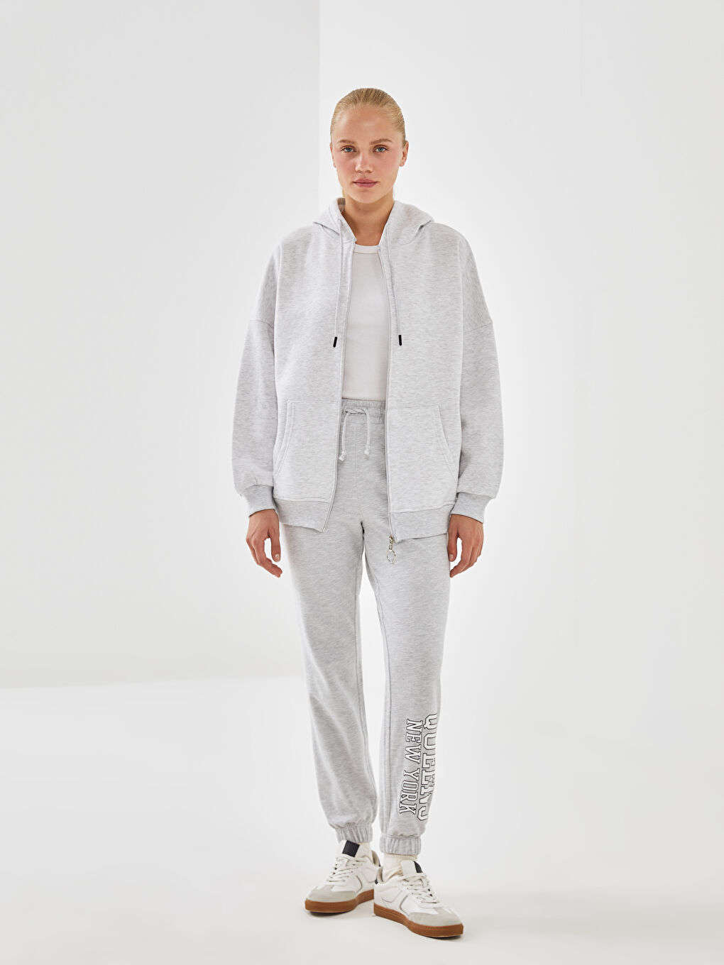 Gri Kapüşonlu Oversize Kadın Fermuarlı Sweatshirt-1