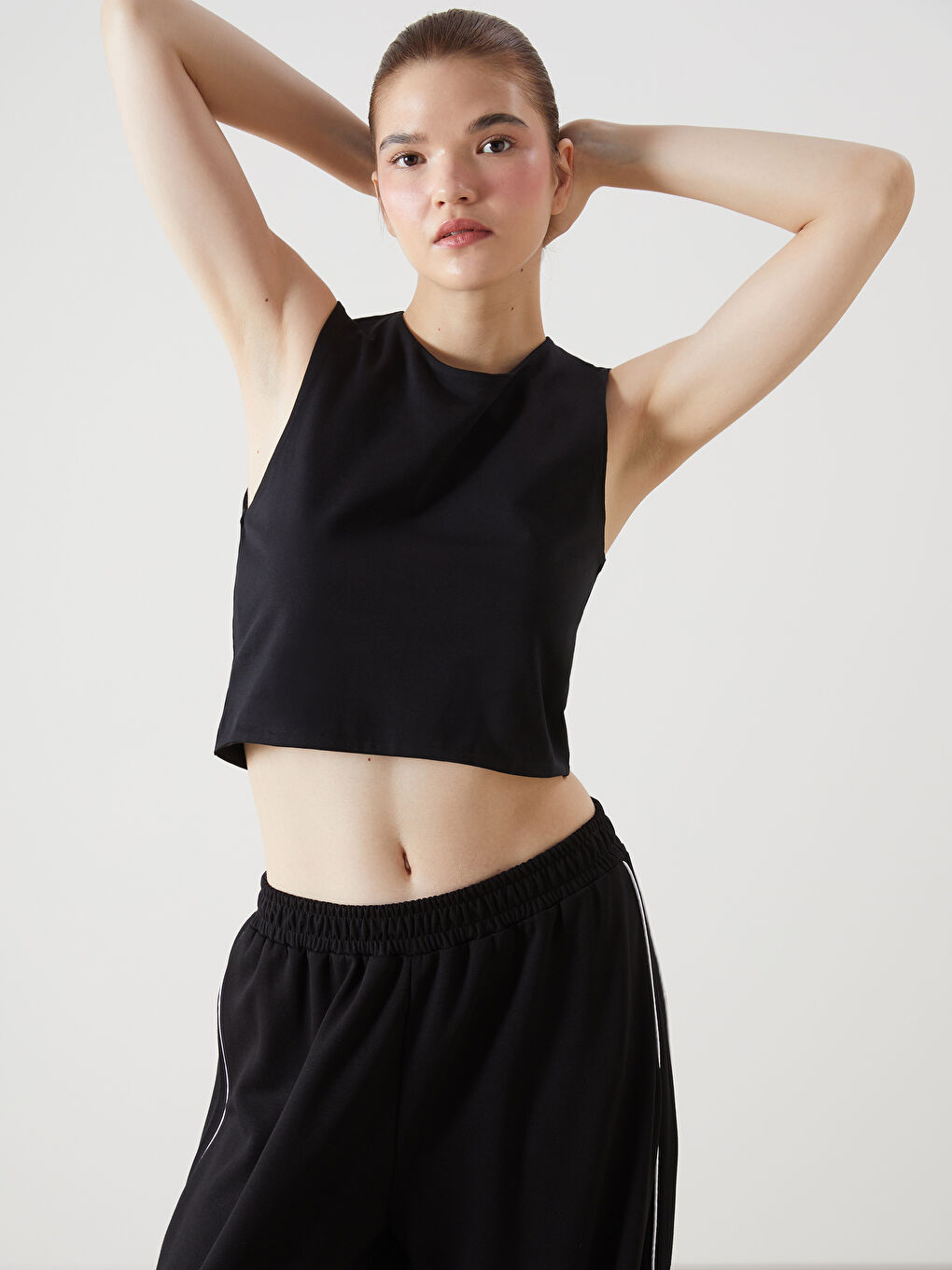 Siyah Bisiklet Yaka Crop Kadın Spor Tişört