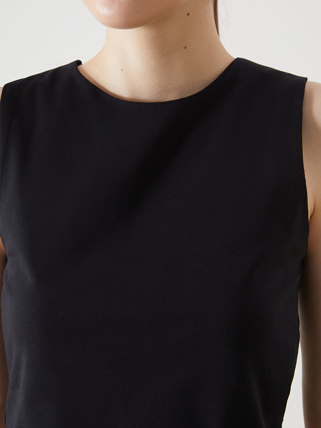 Siyah Bisiklet Yaka Crop Kadın Spor Tişört-2