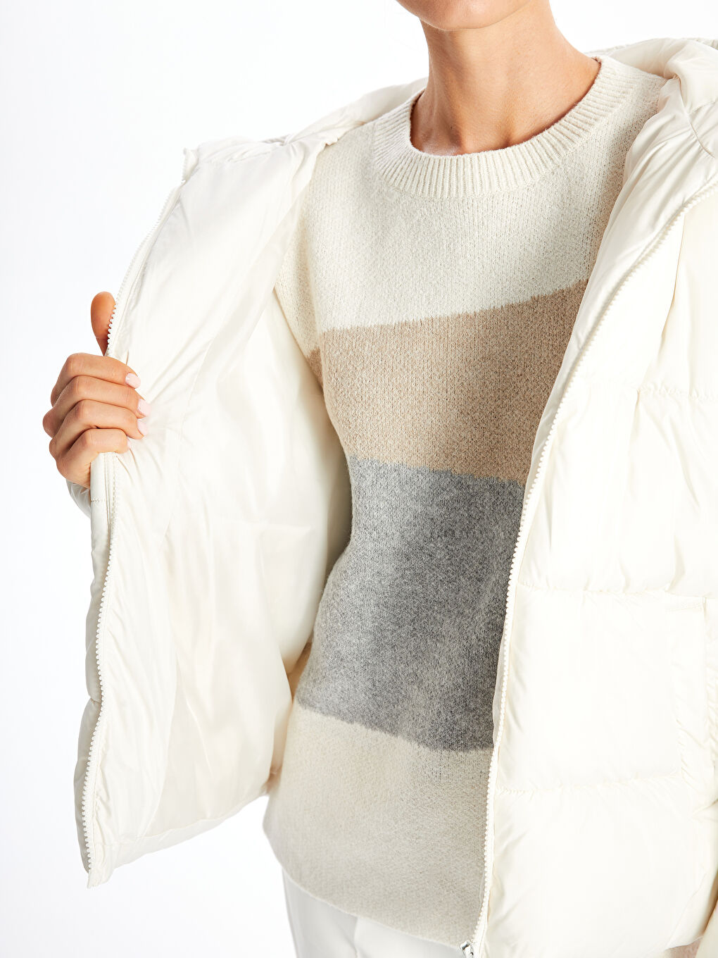 Hooded Women's Puffer Coat-3