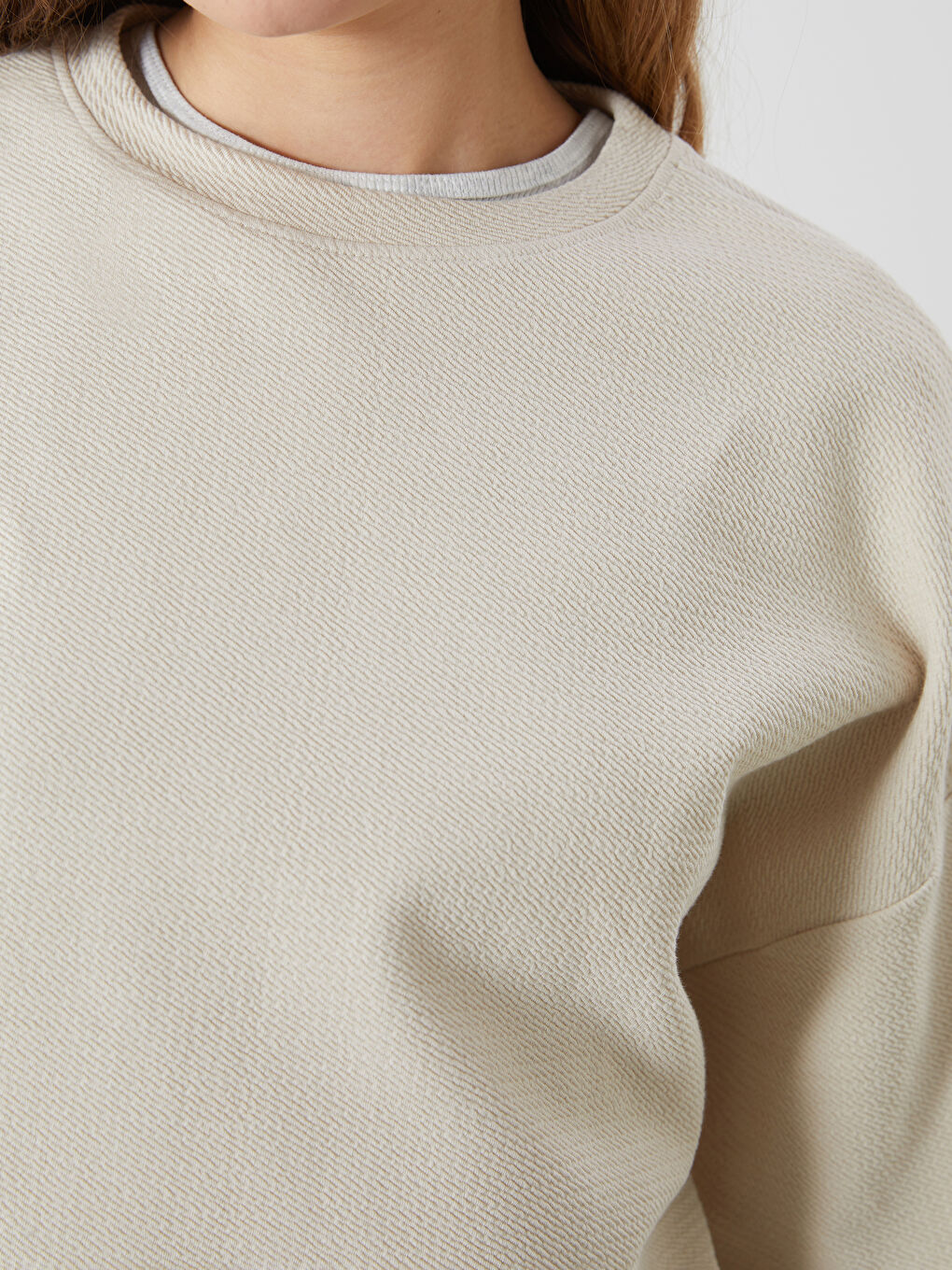 سويت شيرت نسائي بكول مدور-2