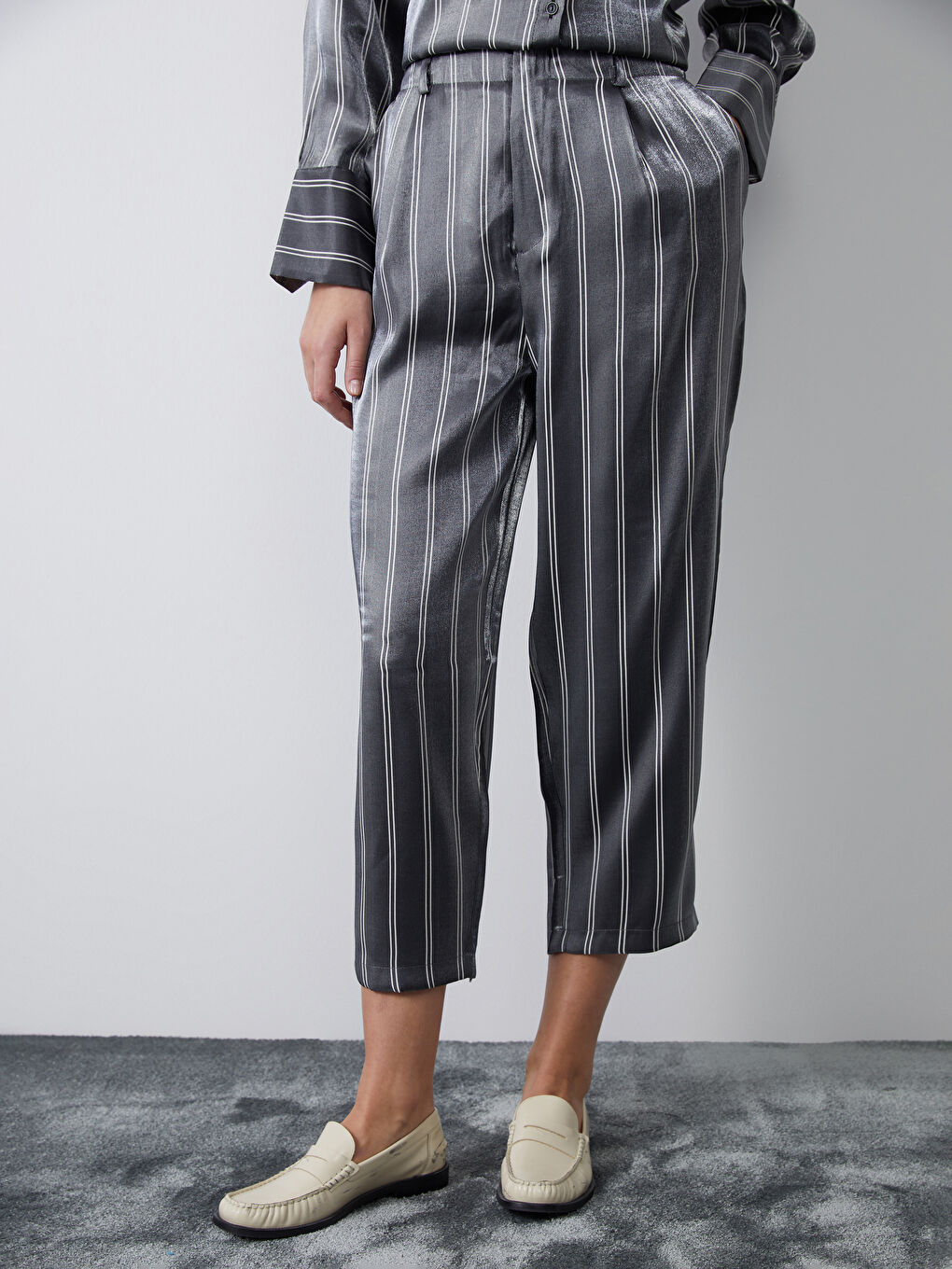 Siyah Çizgili Saten Kadın Pantolon-1