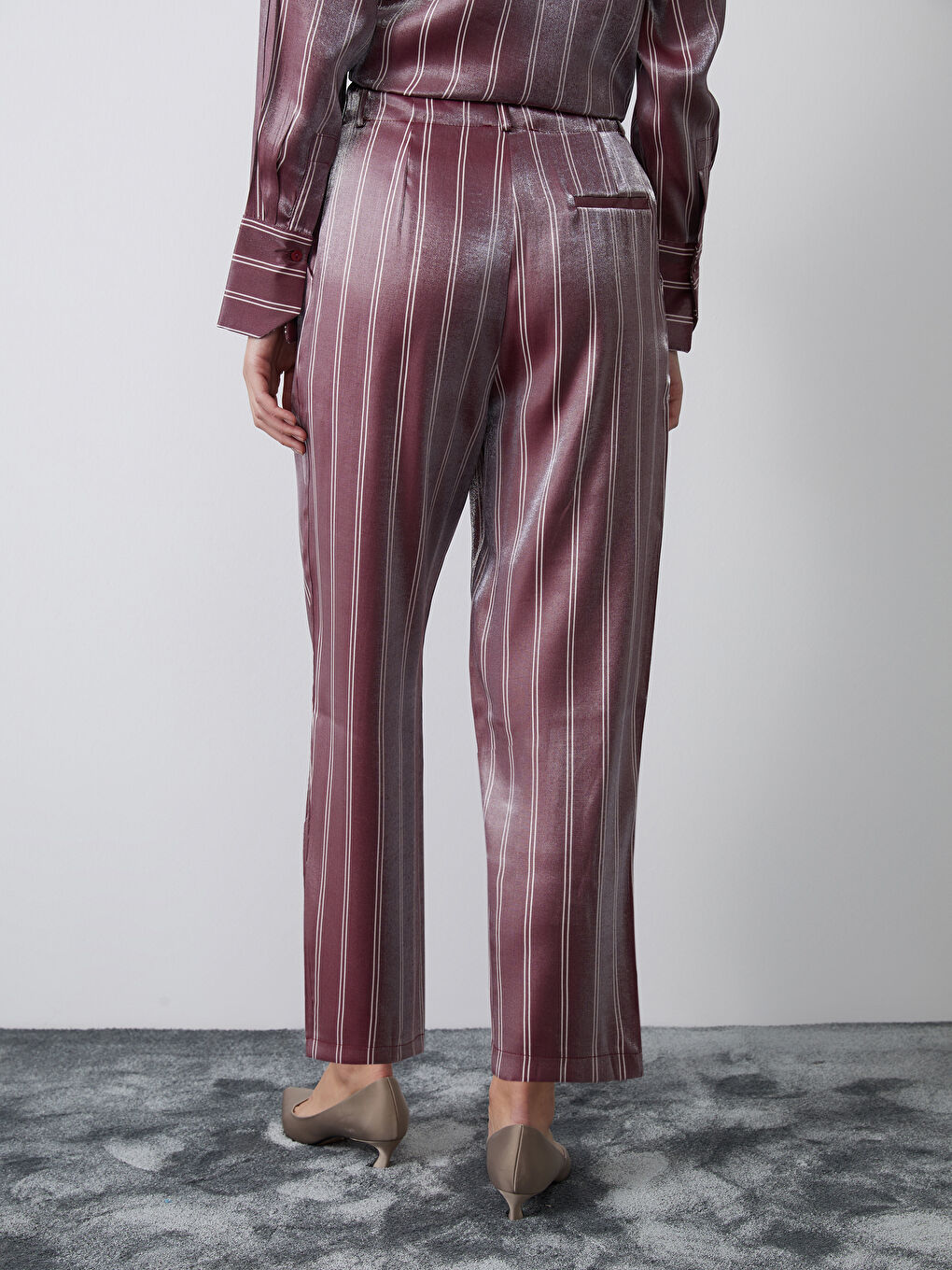 Kırmızı Çizgili Saten Kadın Pantolon-3