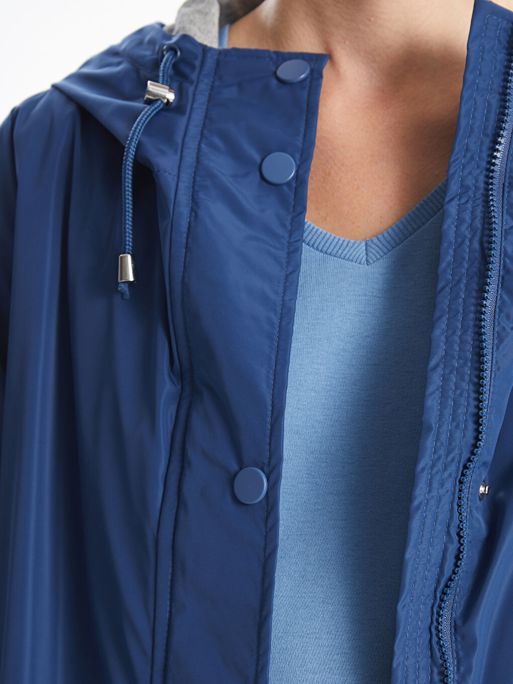 Mavi Kapüşonlu Kadın Yağmurluk-5