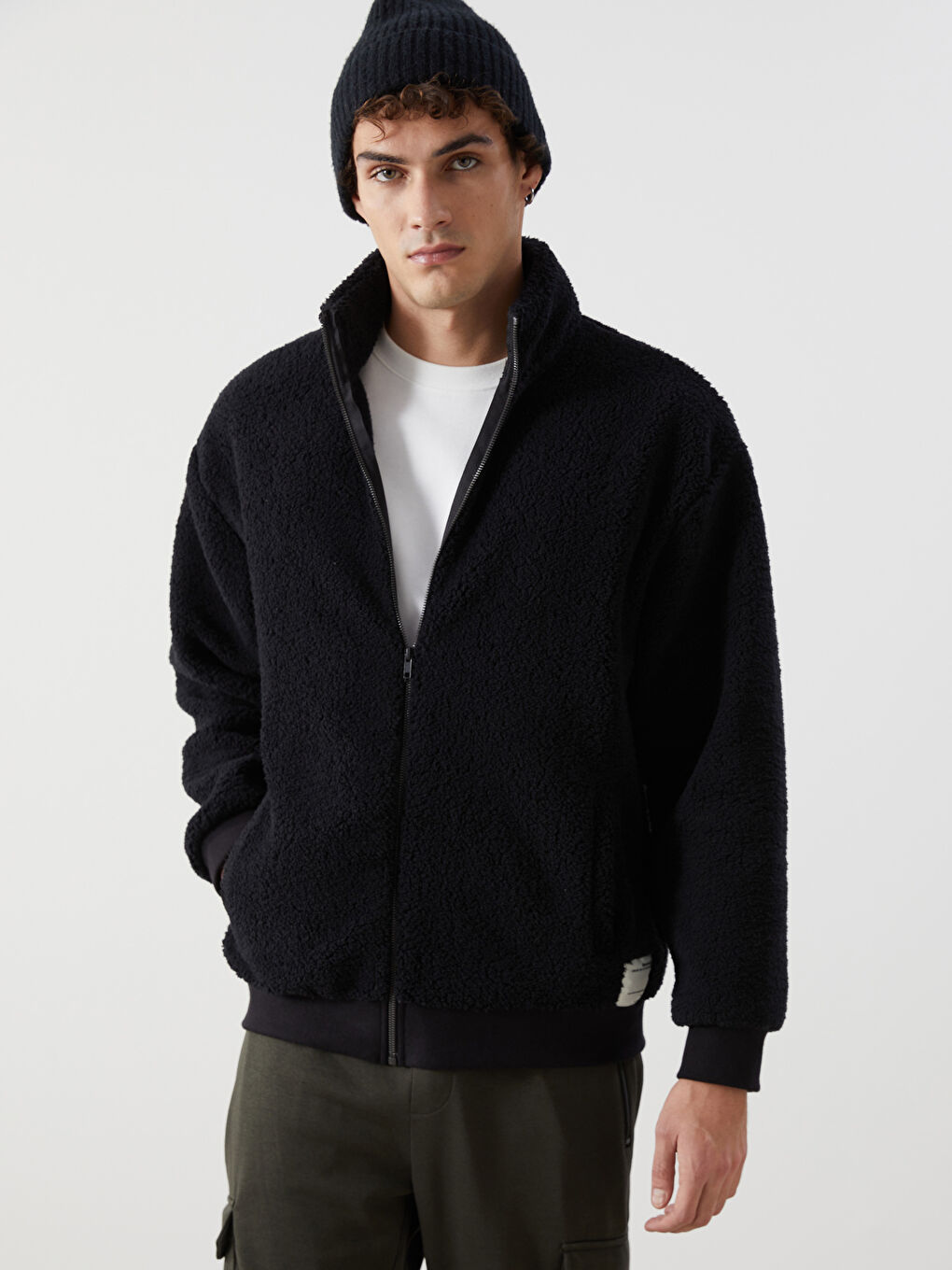 Siyah Dik Yaka Uzun Kollu Pelüş Erkek Fermuarlı Sweatshirt