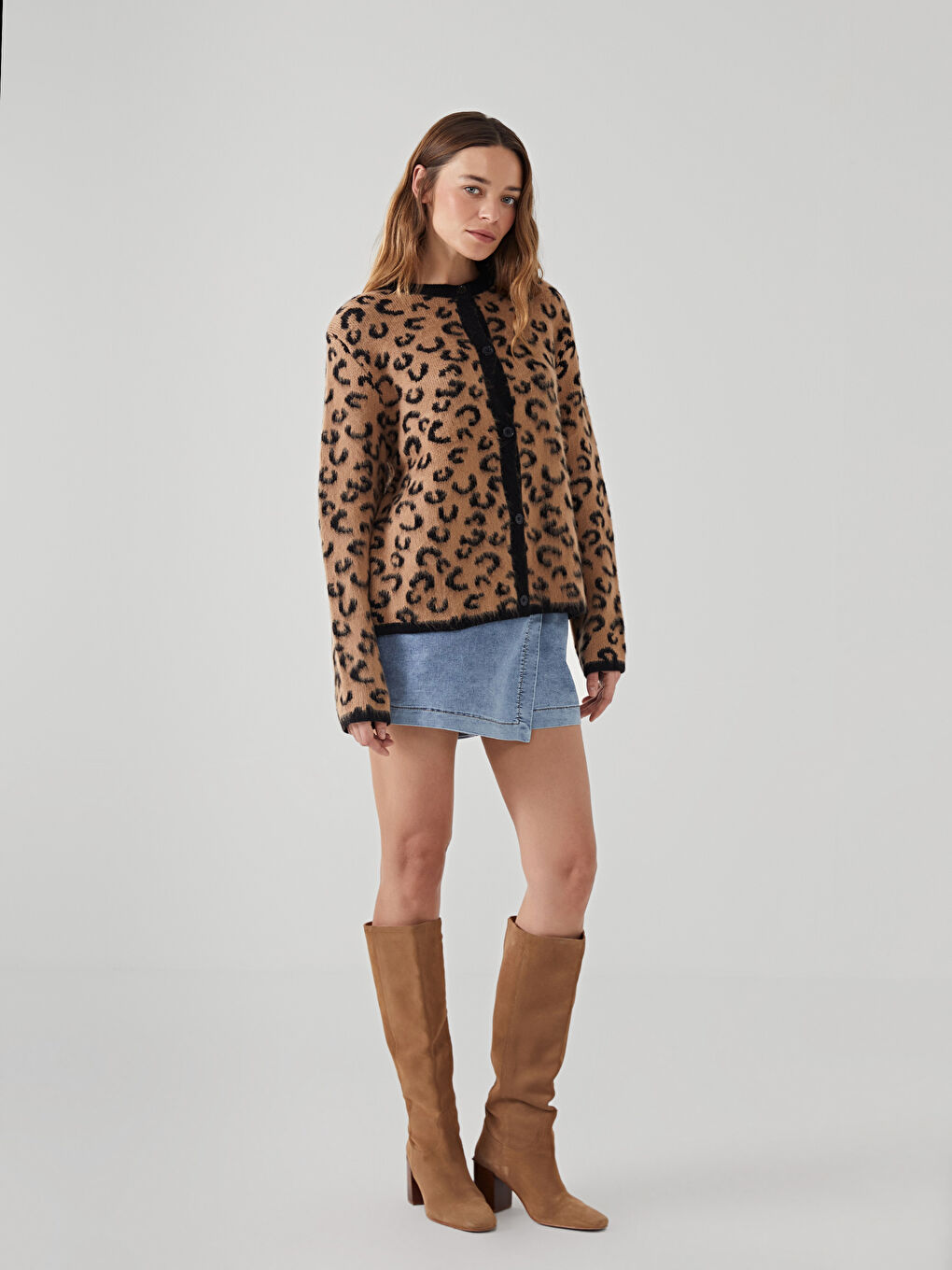 Kahverengi Bisiklet Yaka Leopar Desenli Kadın Triko Hırka-1