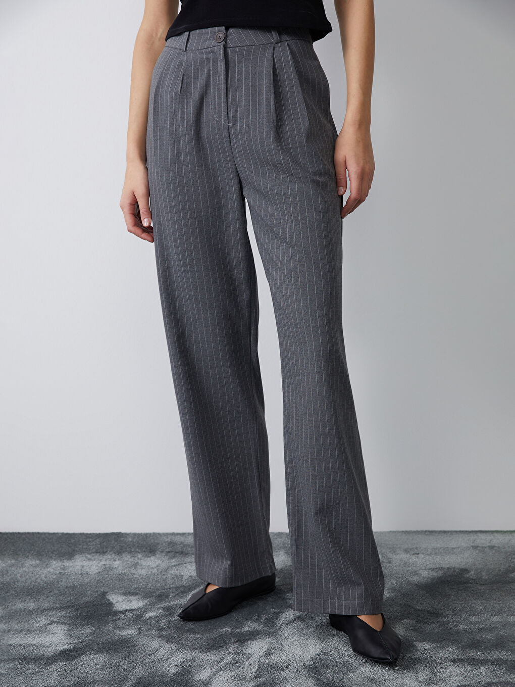 Beyaz Loose Fit Çizgili Kadın Pantolon-1