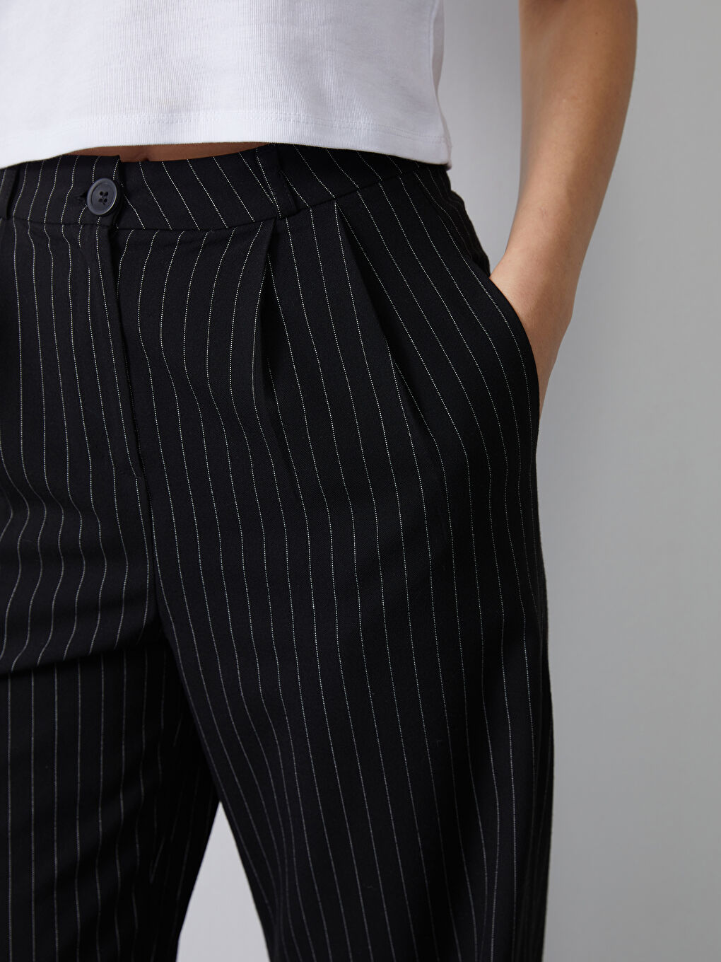 Beyaz Loose Fit Çizgili Kadın Pantolon-2