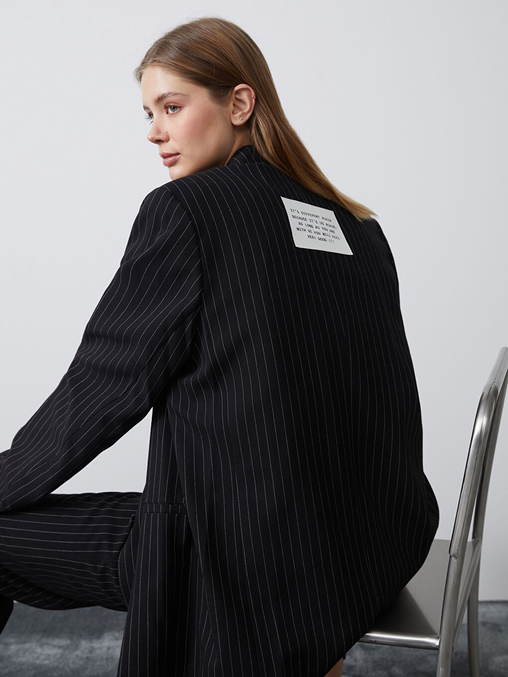 Beyaz Çizgili Kadın Blazer Ceket