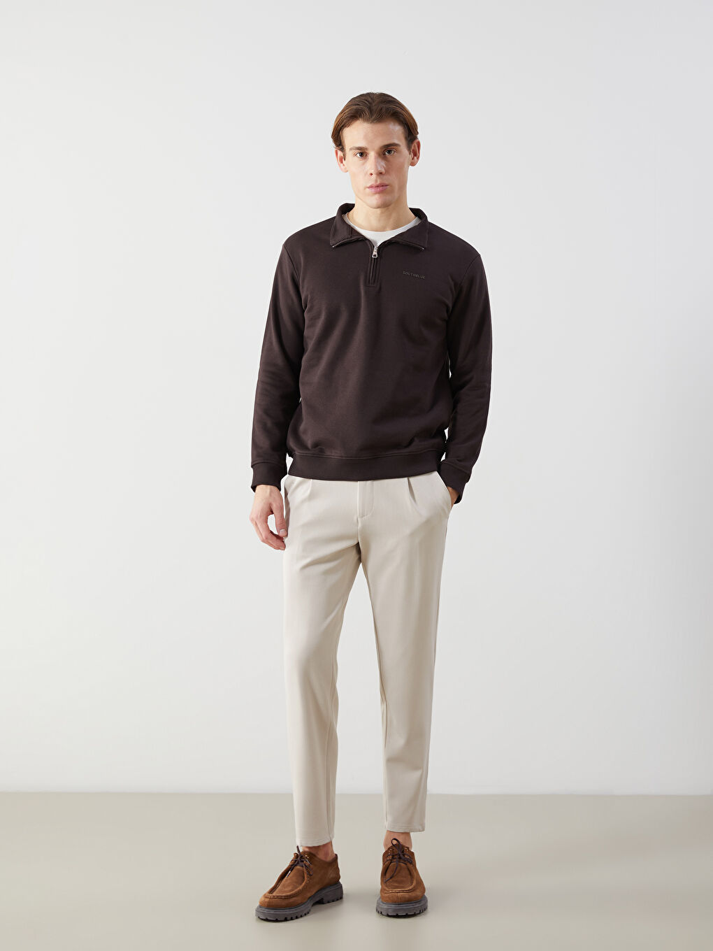 Kahverengi Dik Yaka Uzun Kollu Baskılı Erkek Sweatshirt-1