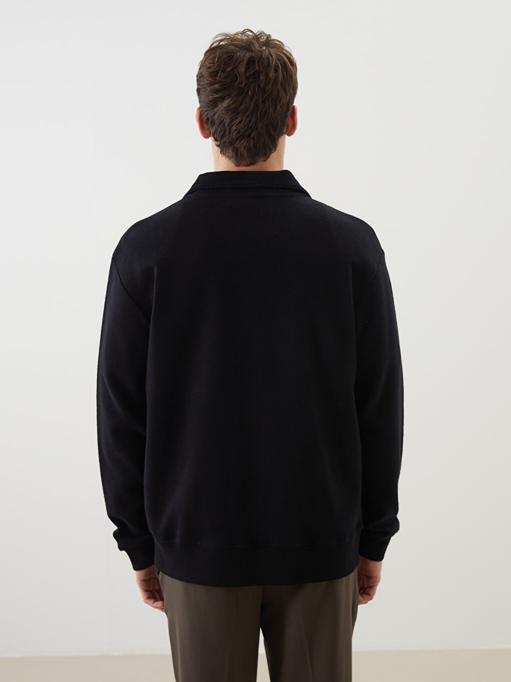 Siyah Dik Yaka Erkek Sweatshirt-3