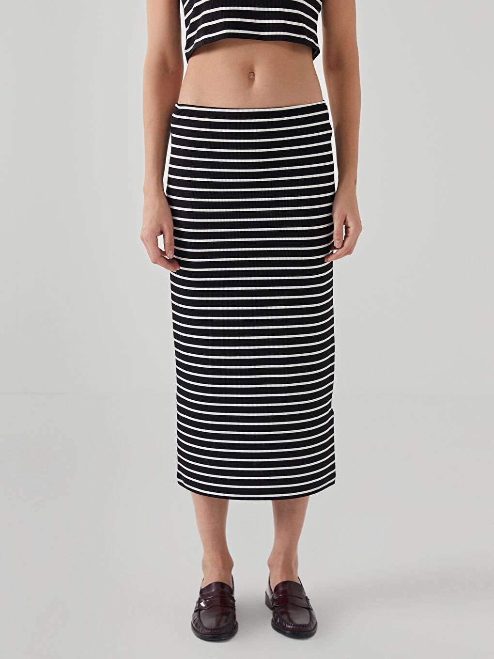 Siyah Beli Lastikli Çizgili Kadın Etek-1