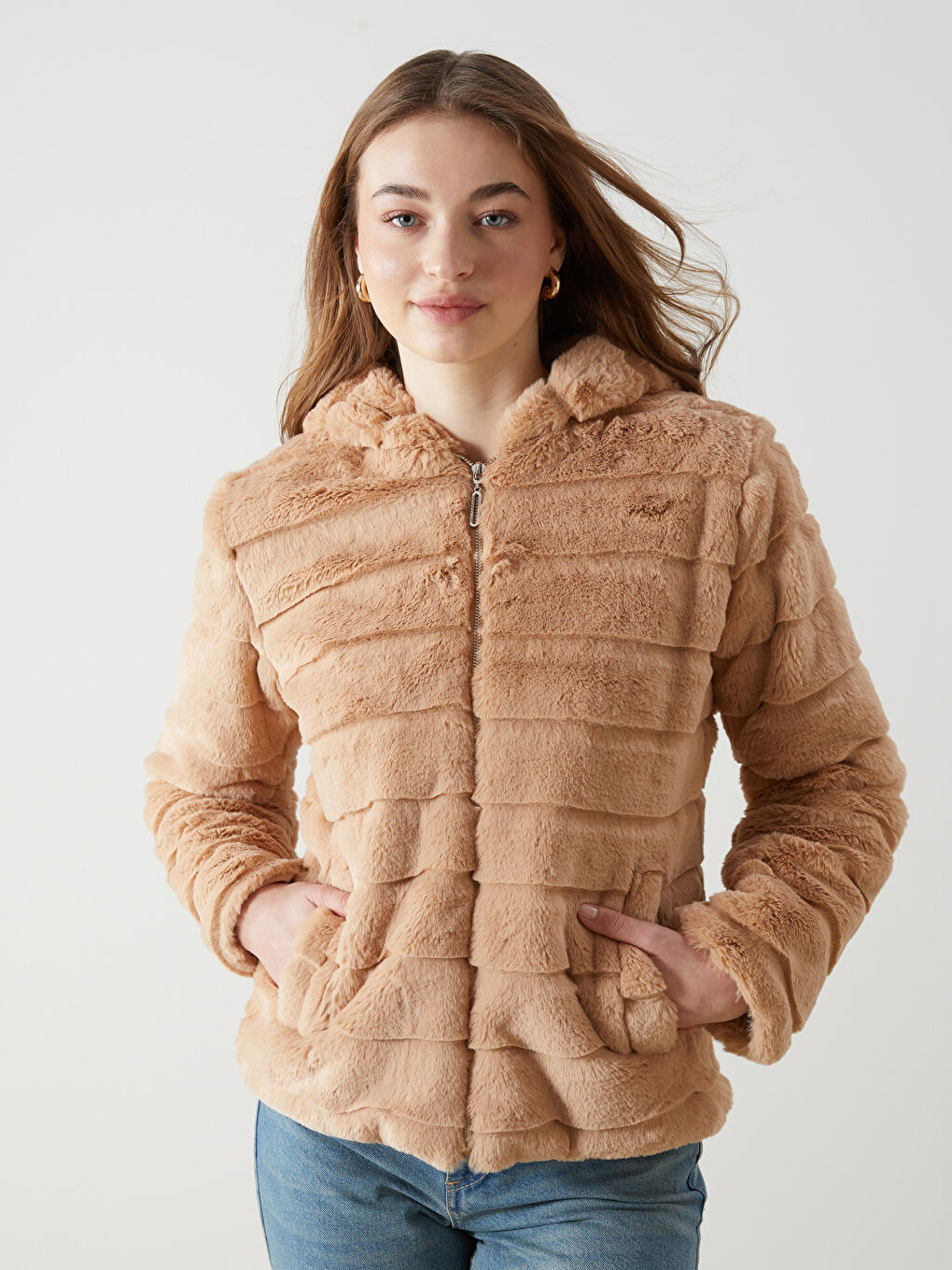 بالطو قطيفة بكابوش للسيدات