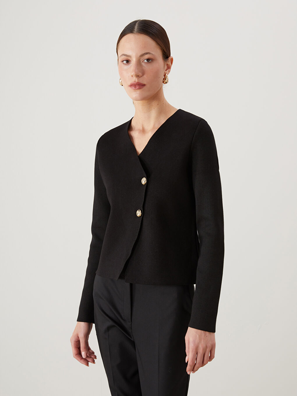 Siyah V Yaka Kadın Triko Hırka