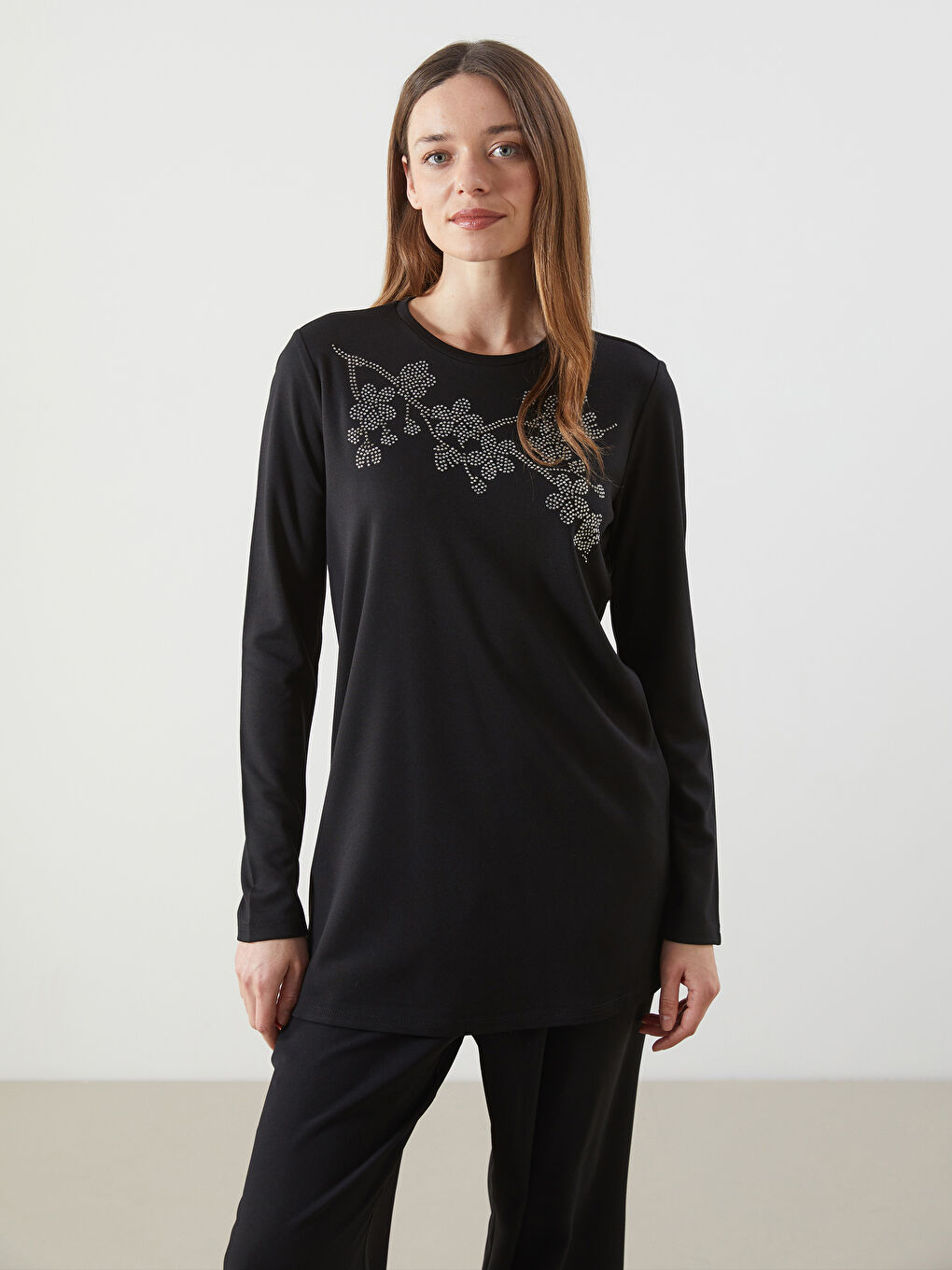 Siyah Bisiklet Yaka Taşlı Kadın Tunik