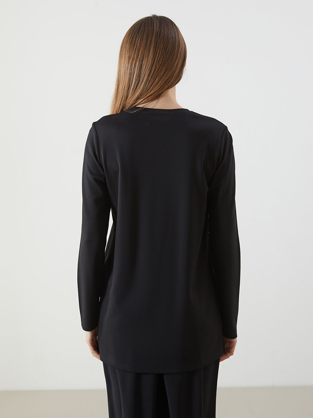 Siyah Bisiklet Yaka Taşlı Kadın Tunik-3