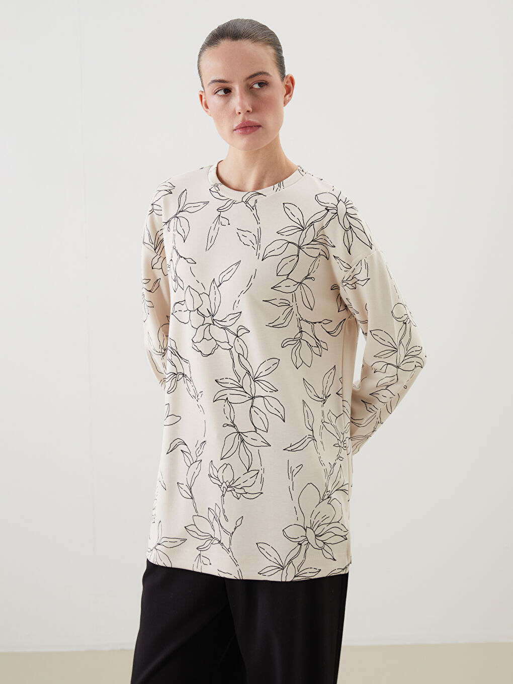 LCWAIKIKI Basic Bej Çiçekli Oversize Kadın Sweatshirt Tunik